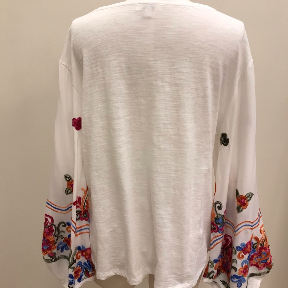 NWT umgee White Top-  S - Picture 2 of 2